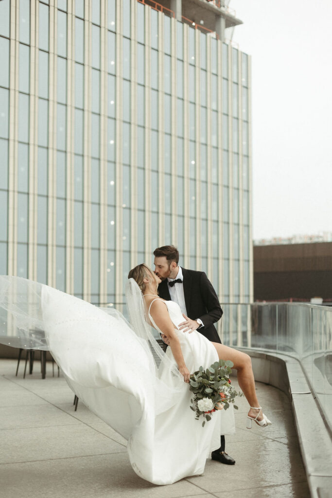 detail photos of a wedding day in Detroit Michigan at One Campus Martius