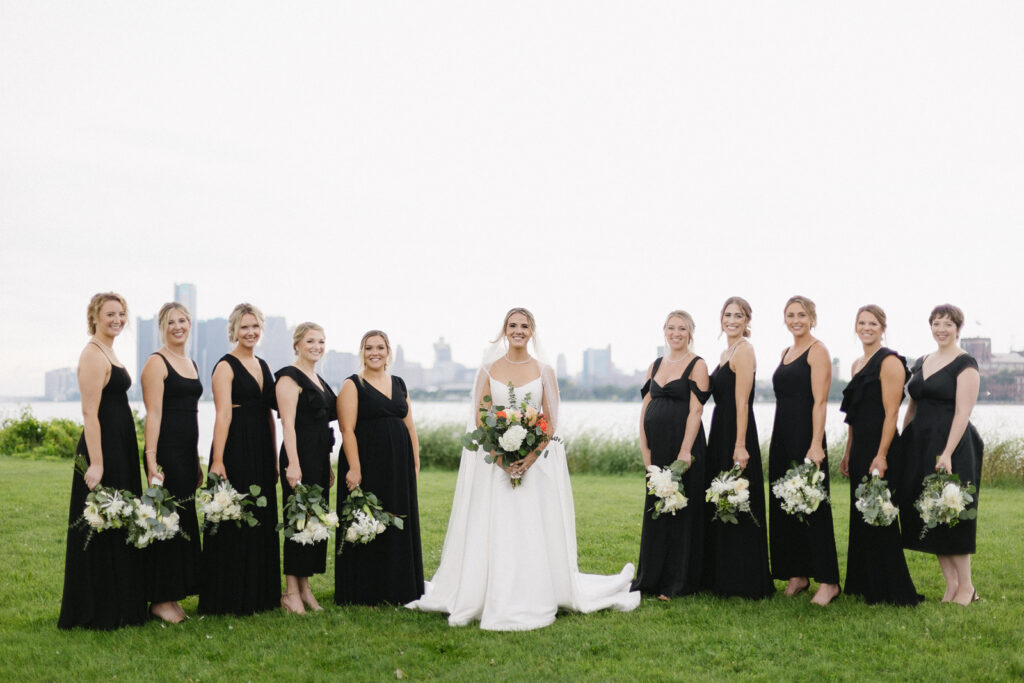 photo of a wedding party of belle isle in detroit