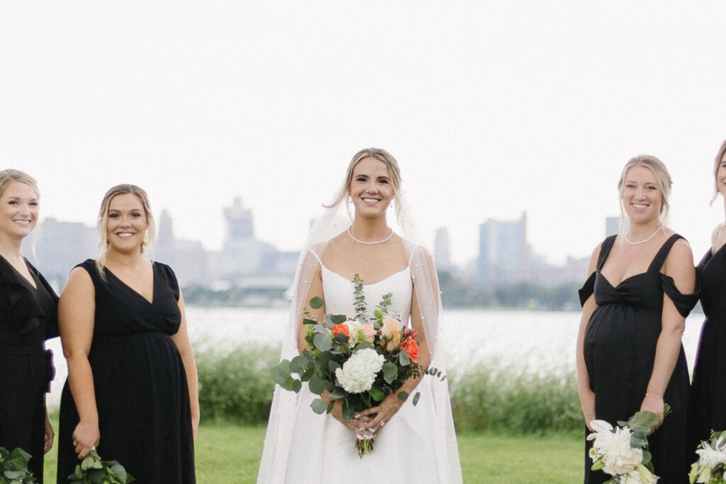photo of a wedding party of belle isle in detroit