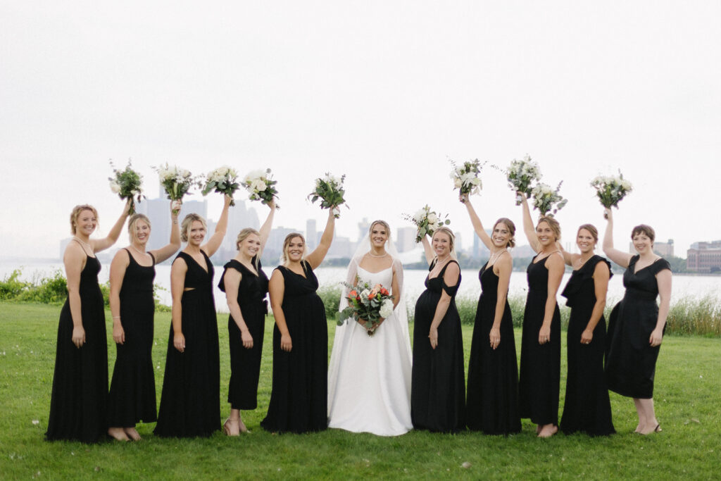 photo of a wedding party of belle isle in detroit